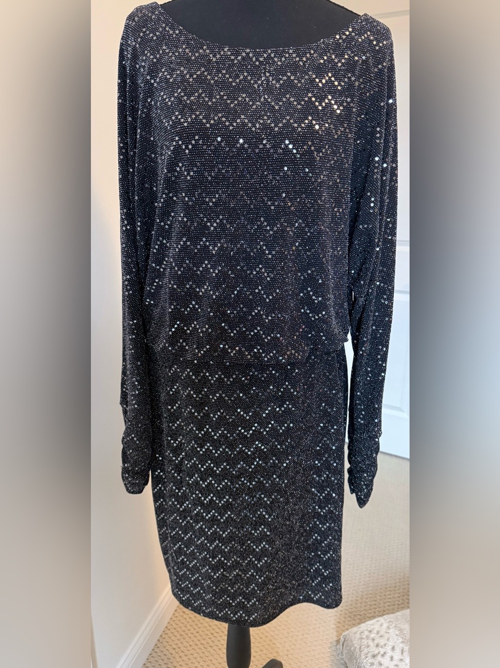 Jessica Howard Black Sequin Long-Sleeve Cocktail Dress